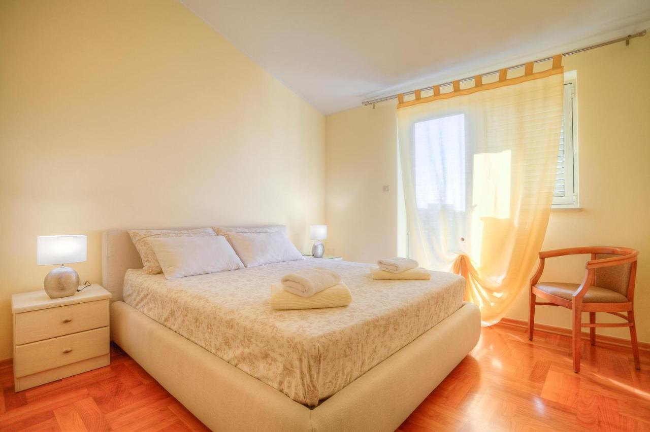 Diconi Apartment Pula Exterior photo